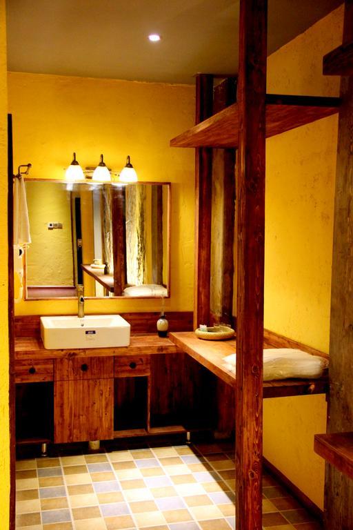 Jiumi Snow Mountain Original Art Hotel Шангри Ла Екстериор снимка