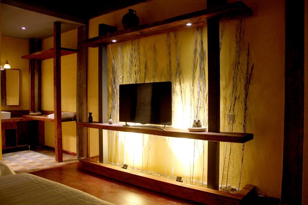 Jiumi Snow Mountain Original Art Hotel Шангри Ла Екстериор снимка