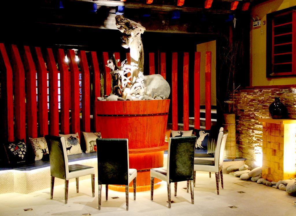 Jiumi Snow Mountain Original Art Hotel Шангри Ла Екстериор снимка